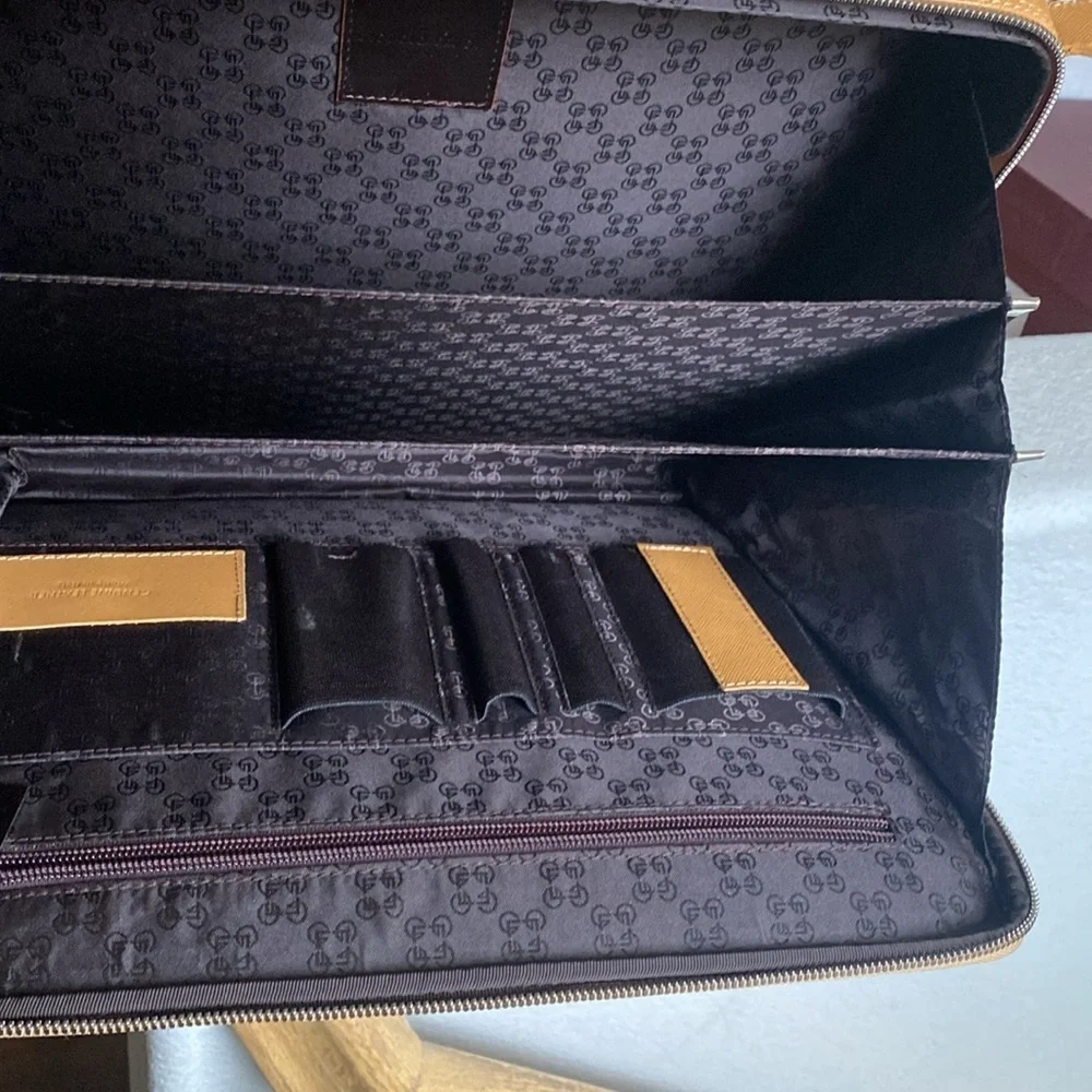 Giorgio Fedon Stylish Leather Briefcase. Made in Italy